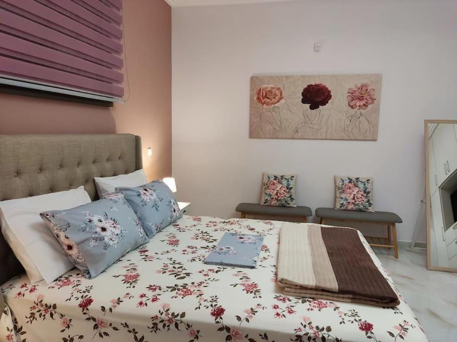 Ebony And Ivory Suites Dhrosiá Extérieur photo