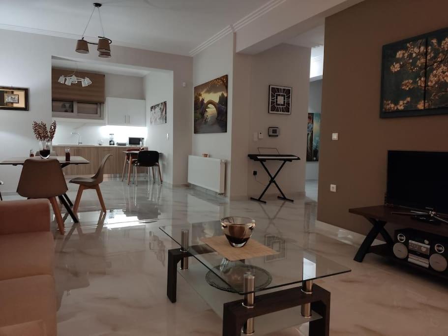 Ebony And Ivory Suites Dhrosiá Extérieur photo