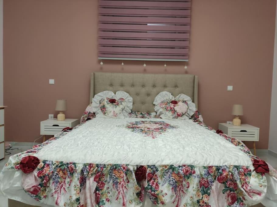 Ebony And Ivory Suites Dhrosiá Extérieur photo