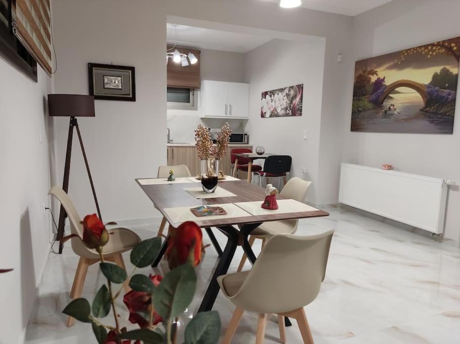 Ebony And Ivory Suites Dhrosiá Extérieur photo