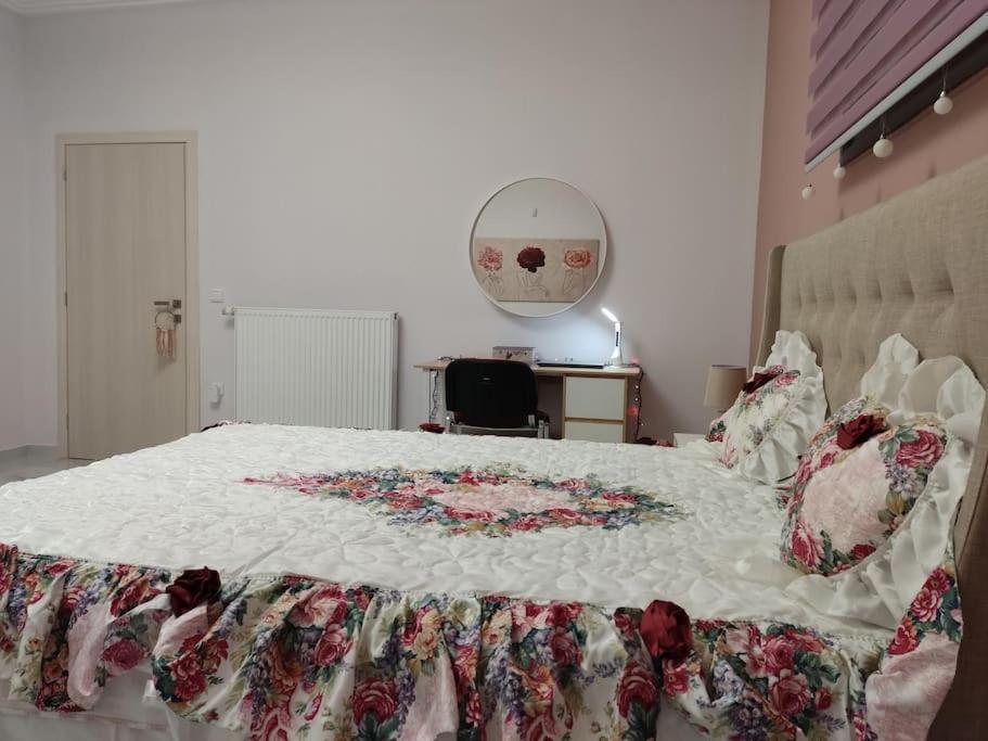 Ebony And Ivory Suites Dhrosiá Extérieur photo