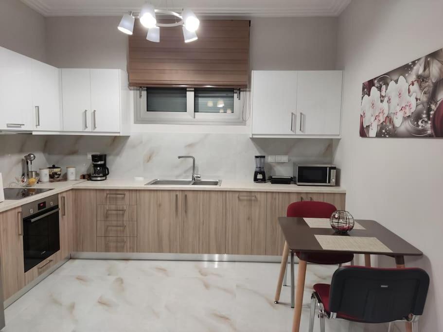 Ebony And Ivory Suites Dhrosiá Extérieur photo