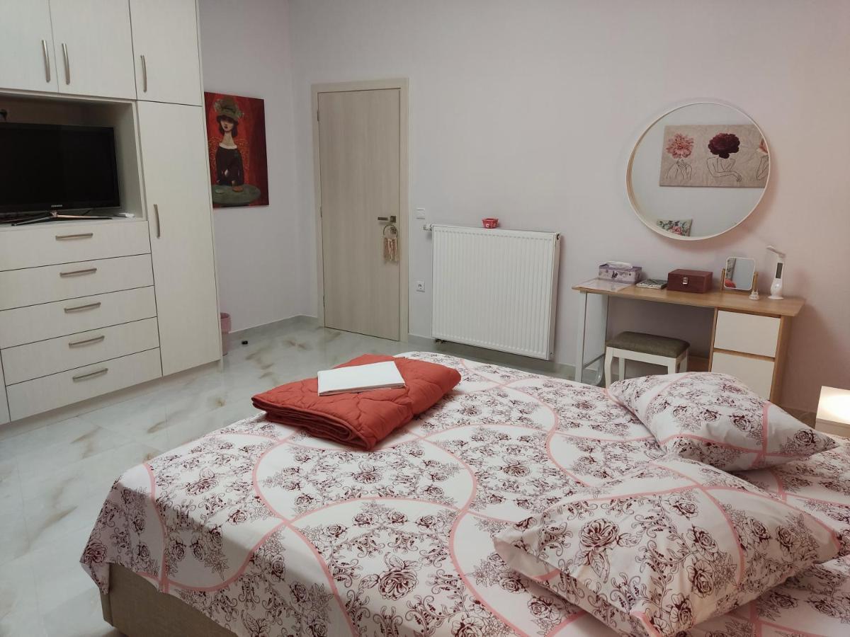 Ebony And Ivory Suites Dhrosiá Extérieur photo