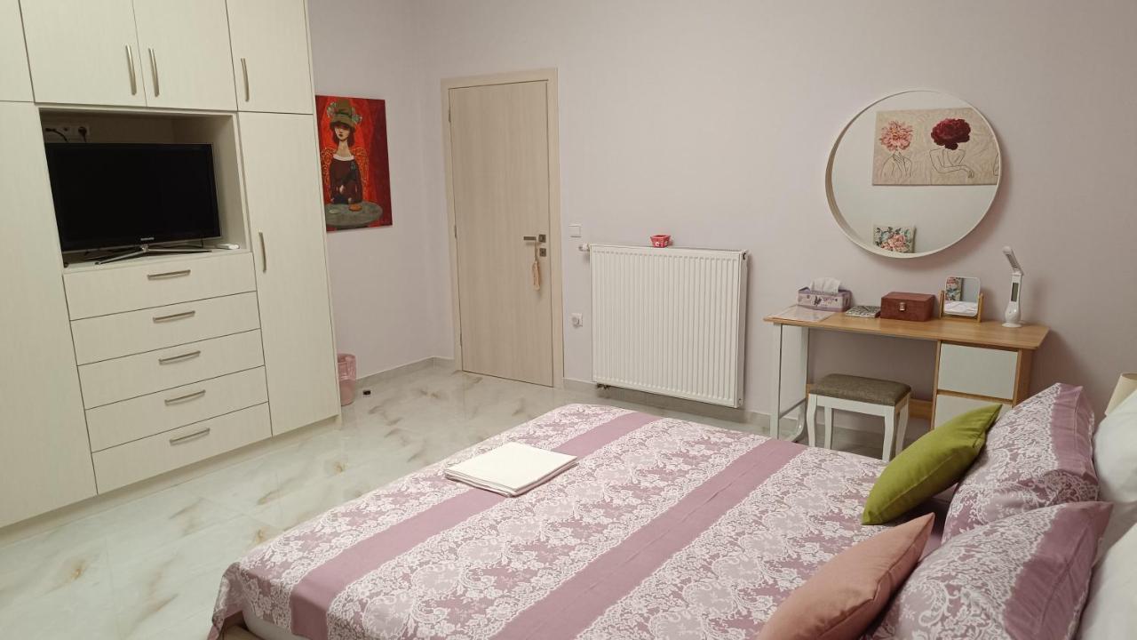 Ebony And Ivory Suites Dhrosiá Extérieur photo